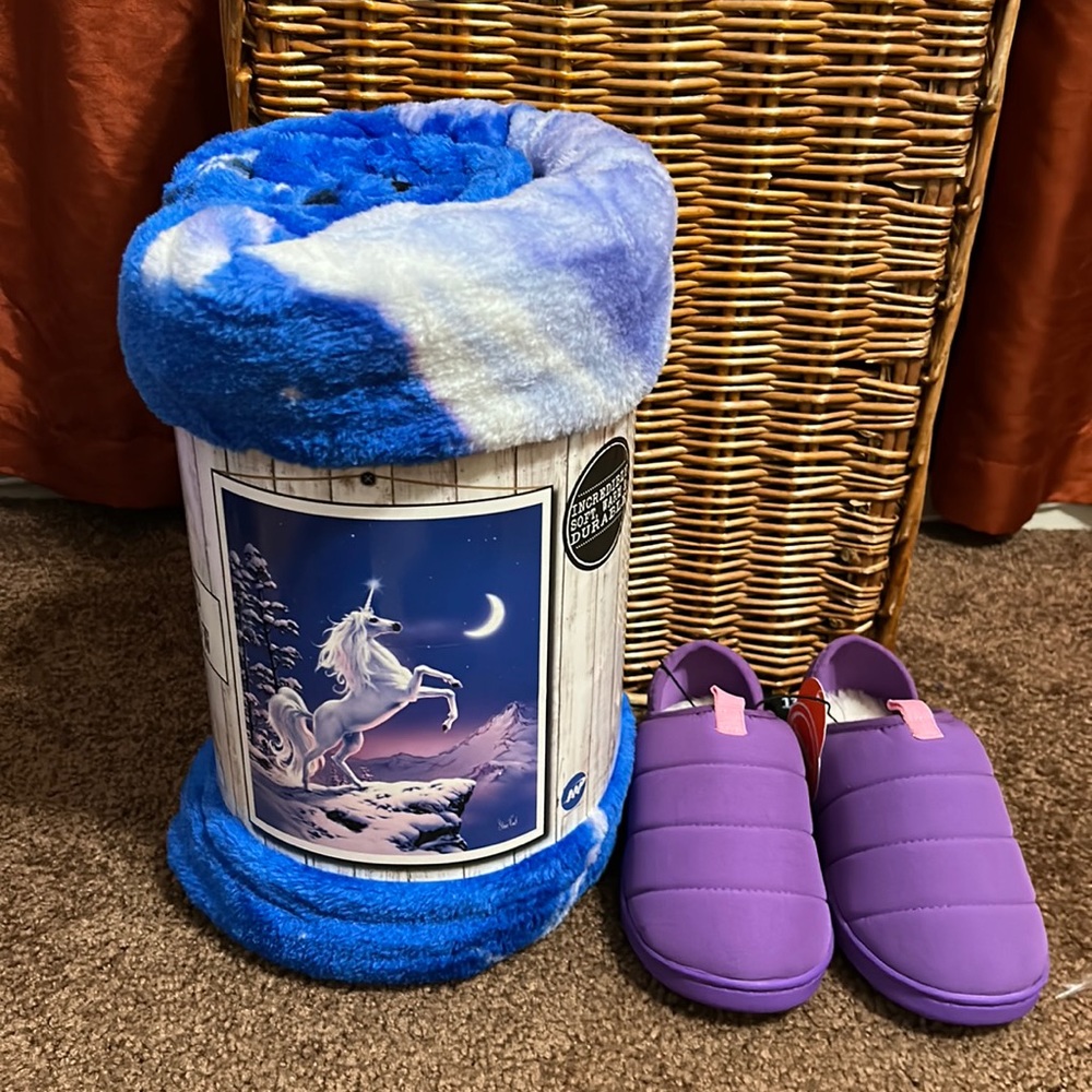NWT Heartland Fantasy Unicorn Plush Throw & a New Pair of Wonder Nation Slippers